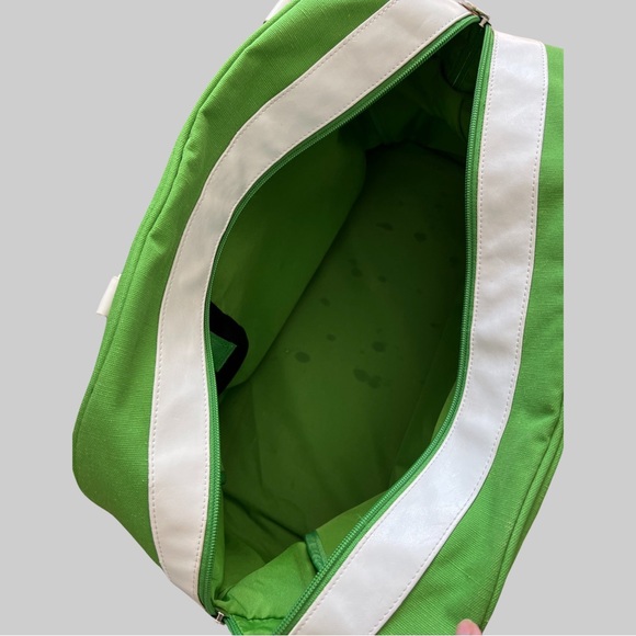 VINTAGE PUMA RETRO DUFFLE BAG - GREEN + WHITE CANVAS WITH LONG SHOULDER STRAPS - Picture 3 of 5
